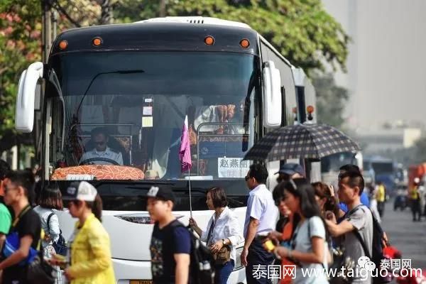 泰国最强的声响，便是“我国加油”。