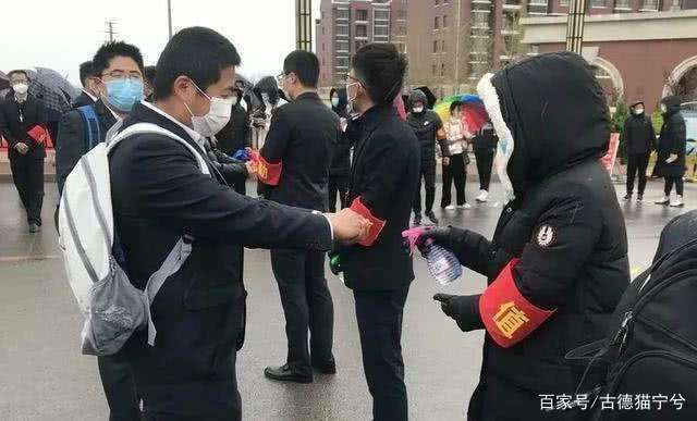泰国疫情来袭之前，W正在热火朝天地预备下一个“大动作