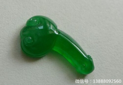 雕翡翠的师傅你过来下，我保证不打死你 