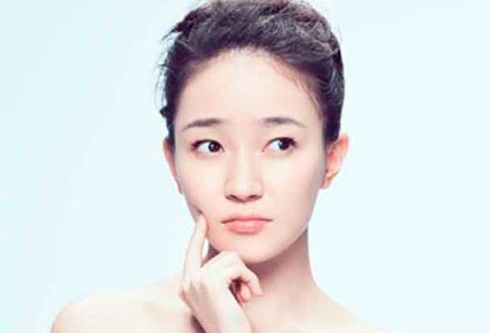 平时做这些动作原来会长皱纹？你注意了吗？