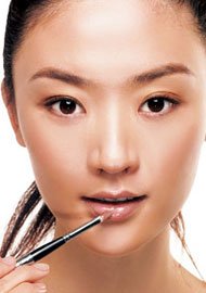 让你自然清爽一整夏，四款实用裸妆。