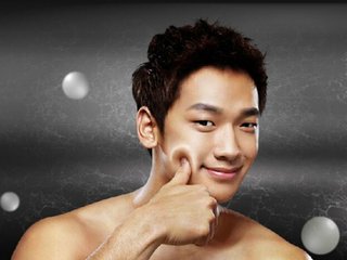 泰国牛奶美白洗面奶适合男士保湿的洗面奶推荐给大家。