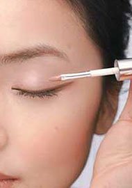 让你自然清爽一整夏，四款实用裸妆。
